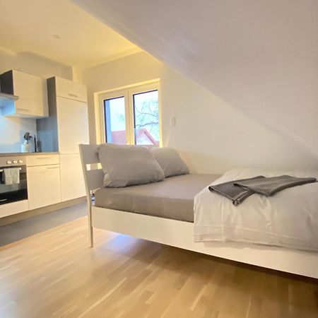 Charmantes Studio-Apartment Im Herzen Von Neureut - Fussbodenheizung, Regendusche, Waschmaschine, Stellplatz Karlsruhe Exteriör bild