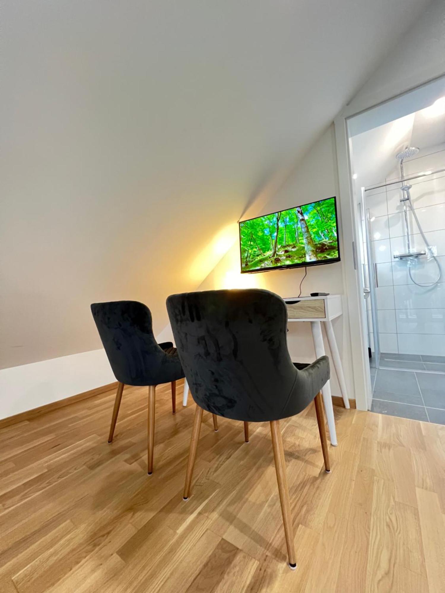 Charmantes Studio-Apartment Im Herzen Von Neureut - Fussbodenheizung, Regendusche, Waschmaschine, Stellplatz Karlsruhe Exteriör bild