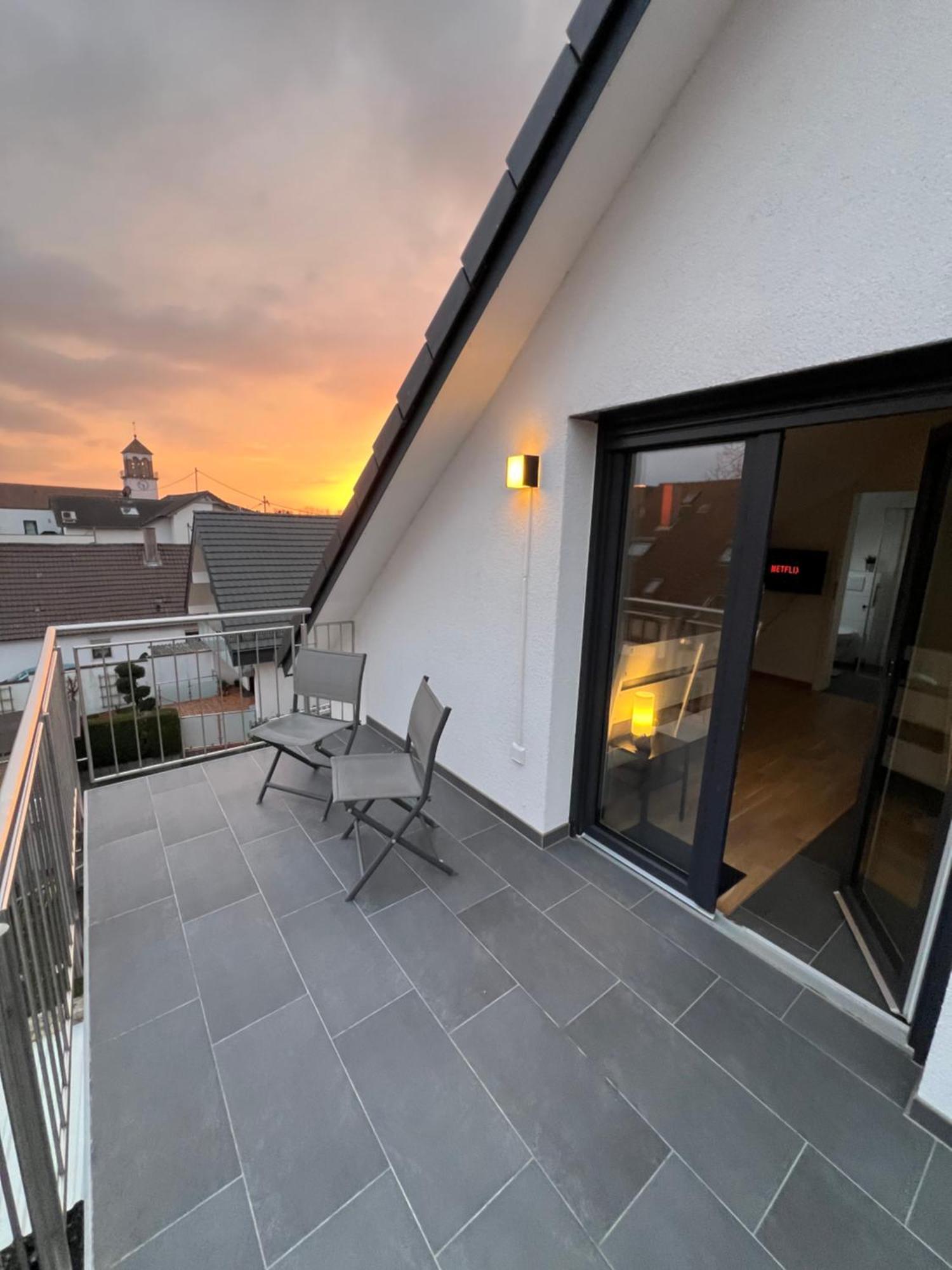 Charmantes Studio-Apartment Im Herzen Von Neureut - Fussbodenheizung, Regendusche, Waschmaschine, Stellplatz Karlsruhe Exteriör bild