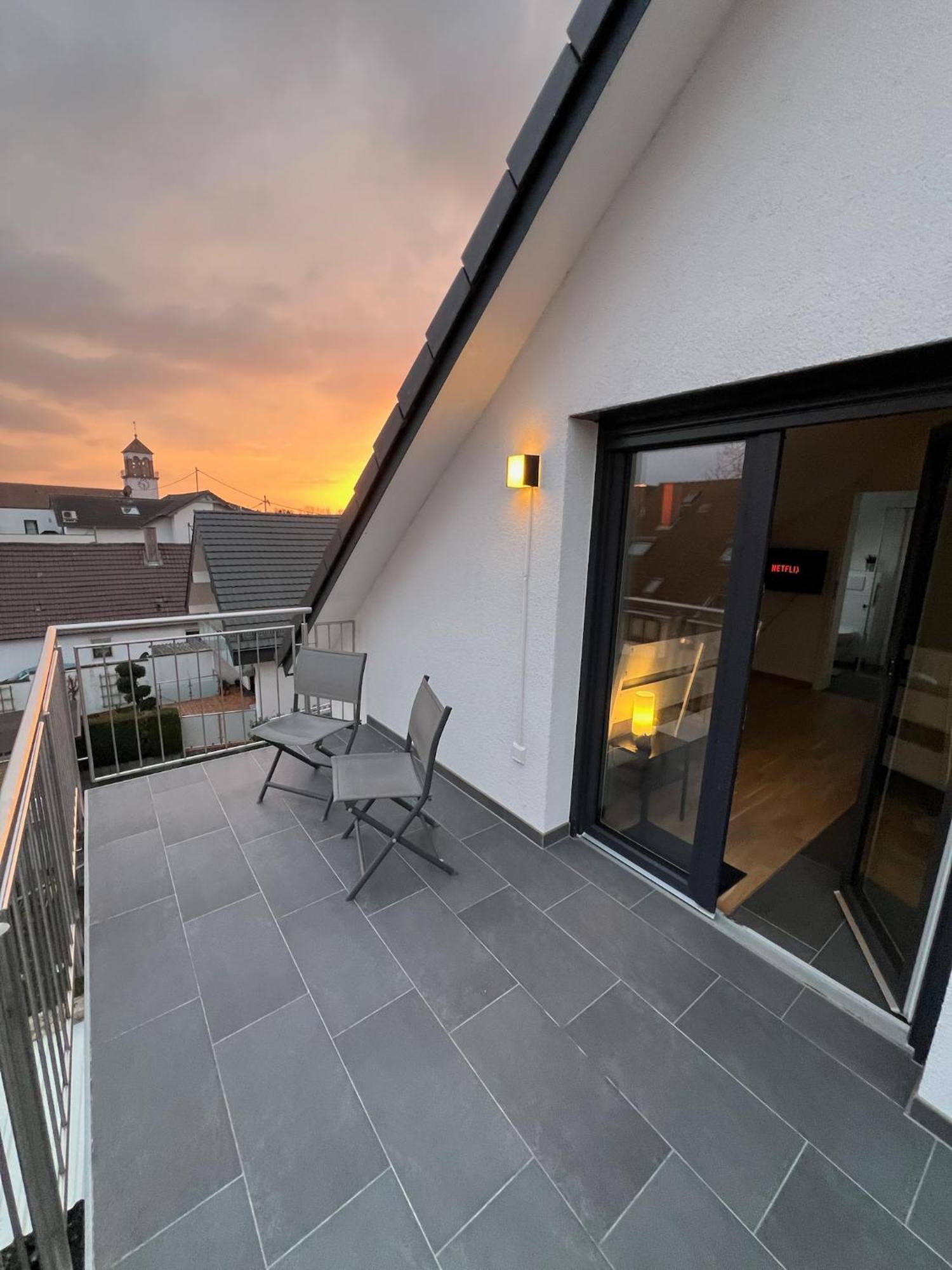 Charmantes Studio-Apartment Im Herzen Von Neureut - Fussbodenheizung, Regendusche, Waschmaschine, Stellplatz Karlsruhe Exteriör bild